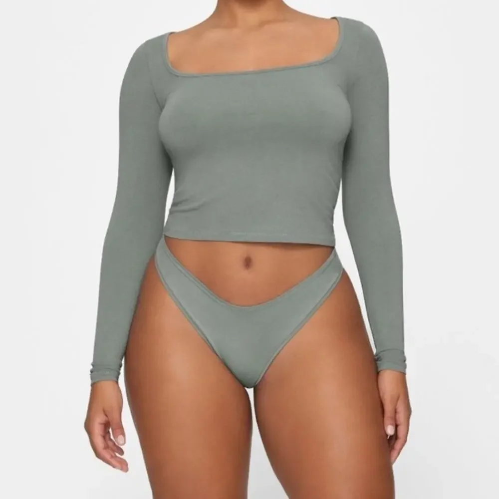 Skims Scoop Long Sleeve T-Shirt Thong Panty Set in Sage Green Size 3X NWT